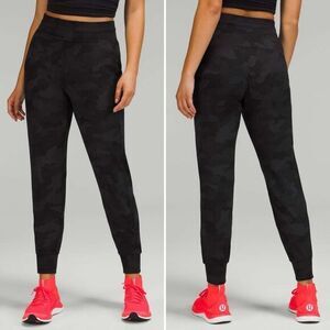 Lululemon Ready to Rulu High-Rise Jogger in Heritage 365 Camo Deep Coal Multi